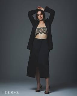 Sarah Desjardins feet photo thumbnail