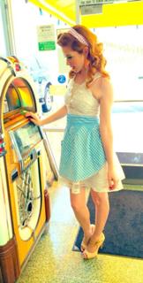 Sarah Drew feet photo thumbnail