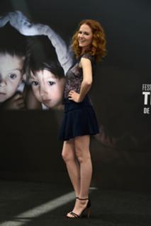 Sarah Drew feet photo thumbnail