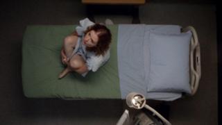 Sarah Drew feet photo thumbnail