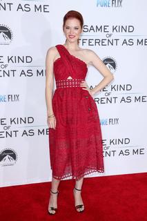 Sarah Drew feet photo thumbnail