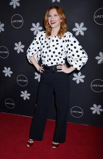 Sarah Drew feet photo thumbnail