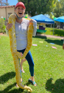 Sarah Drew feet photo thumbnail