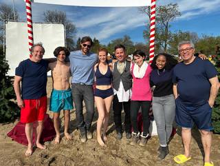 Sarah Drew feet photo thumbnail