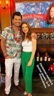 Sarah Drew feet photo thumbnail