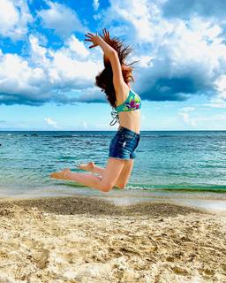 Sarah Drew feet photo thumbnail