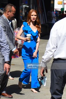 Sarah Drew feet photo thumbnail