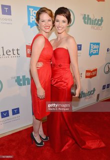 Sarah Drew feet photo thumbnail