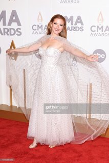 Sarah Drew feet photo thumbnail