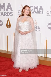 Sarah Drew feet photo thumbnail