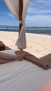 Sarah Drew feet photo thumbnail