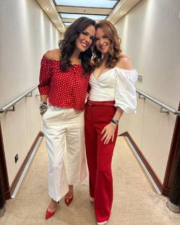 Sarah Drew feet photo thumbnail