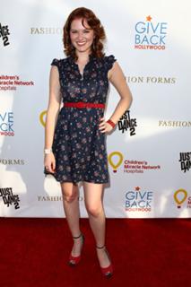 Sarah Drew feet photo thumbnail