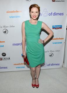 Sarah Drew feet photo thumbnail