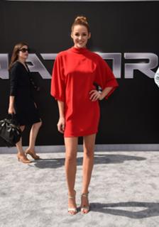 Sarah Dumont feet photo 6