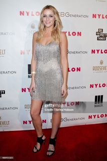Sarah Dumont feet photo 4