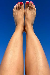 Sarah Edmondson feet photo 4