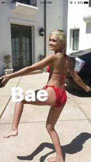 Sarah Ellen feet photo 11
