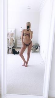 Sarah Ellen feet photo 16