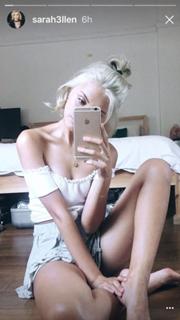Sarah Ellen feet photo 2