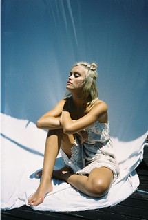 Sarah Ellen feet photo 18