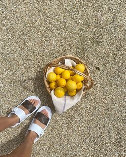 Sarah Ellen feet photo 14