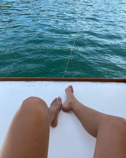 Sarah Ellen feet photo 13
