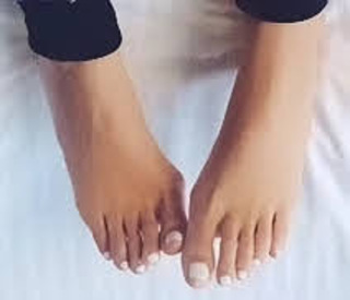 Sarah Ellen feet photo 6