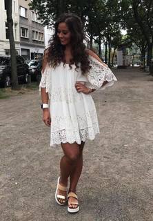 Sarah Engels feet photo thumbnail