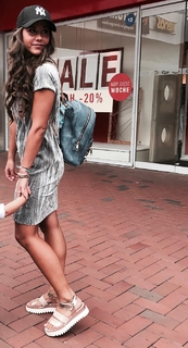Sarah Engels feet photo thumbnail