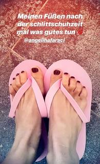 Sarah Engels feet photo thumbnail