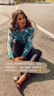 Sarah Engels feet photo thumbnail