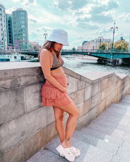 Sarah Engels feet photo thumbnail