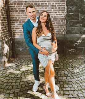 Sarah Engels feet photo thumbnail
