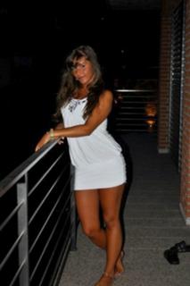 Sarah Engels feet photo thumbnail