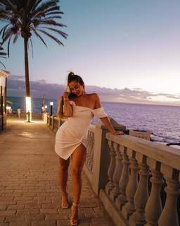 Sarah Engels feet photo thumbnail
