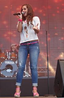 Sarah Engels feet photo thumbnail
