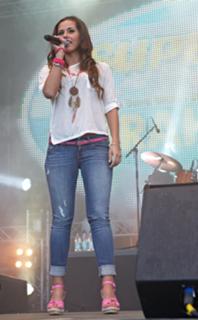 Sarah Engels feet photo thumbnail