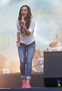 Sarah Engels feet photo thumbnail
