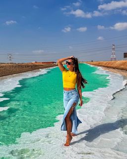 Sarah Engels feet photo thumbnail