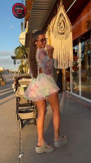 Sarah Engels feet photo thumbnail