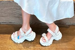 Sarah Engels feet photo thumbnail