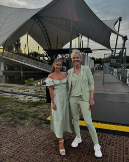 Sarah Engels feet photo thumbnail