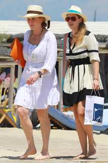 Sarah Ferguson feet photo thumbnail