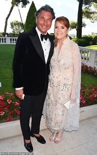 Sarah Ferguson feet photo thumbnail