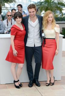 Sarah Gadon feet photo thumbnail