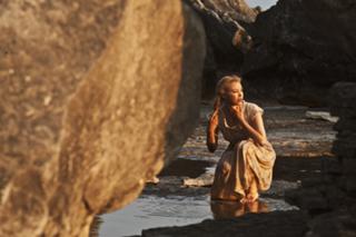 Sarah Gadon feet photo thumbnail