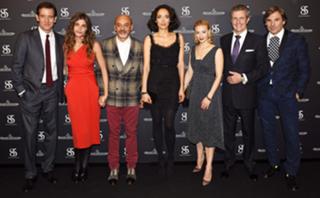 Sarah Gadon feet photo thumbnail
