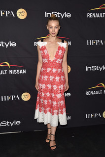 Sarah Gadon feet photo thumbnail
