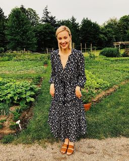 Sarah Gadon feet photo thumbnail